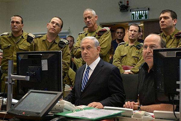 Prime Minister Benjamin Netanyahu, Defense Minister Moshe Ya'alon and Chief of General Staff Benny Gantz at the Defense Ministry. (photo: Haim Zach / GPO)