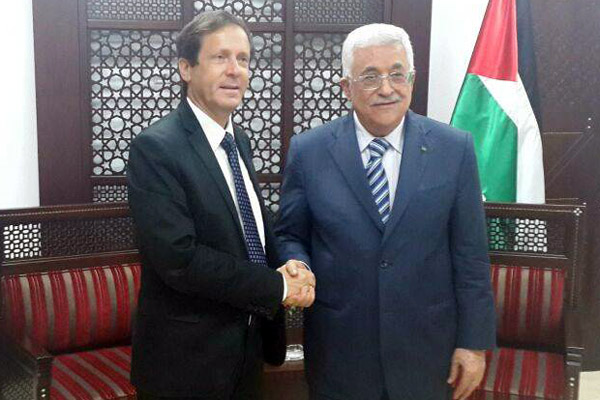 Labor and Zionist Camp leader Isaac Herzog meets with Palestinian President Mahmoud Abbas in Ramallah. (File photo courtesy of Labor)