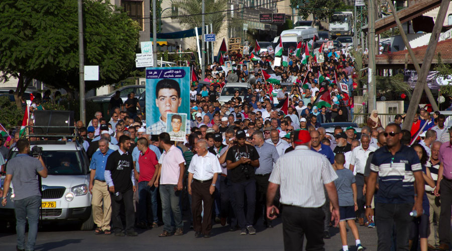Palestinian citizens of Israel march to commemorate the killing of 13 protesters by Israeli police in October 2000, Sakhnin, October 1, 2015. (Omar Sameer/Activestills.org)