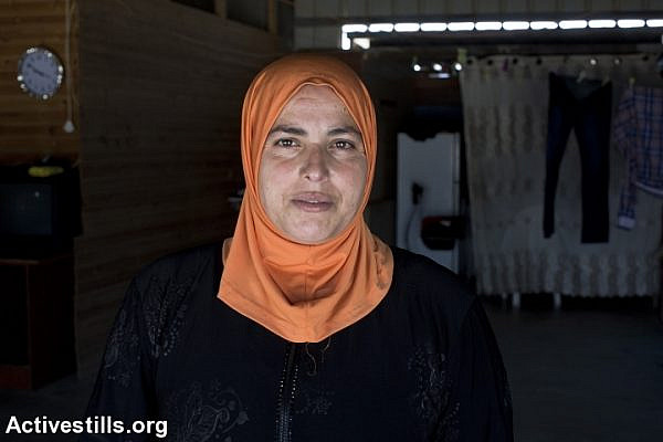A Bedouin woman seen the in the unrecognized Bedouin village Al Araqib,Negev desert, Israel, May 30, 2014. (photo: Keren Manor)