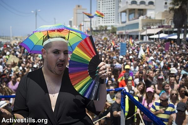 Israelis take part in the annual pride parade in Tel Aviv, June 12, 2015. (photo: Oren Ziv/Activestills.org)