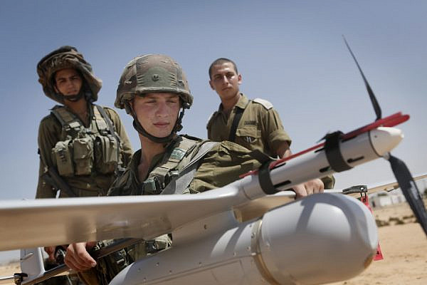 Israeli soldiers belonging to the IDF's Sky Rider unit seen during a training drill at the Tze'elim army base, August 5, 2013. The Sky Rider Unit operates unmanned aerial vehicles manufactured by Elbit Systems. (Miriam Alster/Flash90)