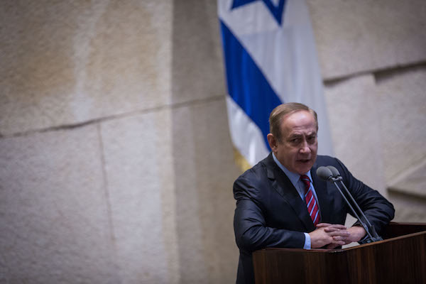 Prime Minister Benjamin Netanyahu speaking in the Knesset, April 5, 2017. (Hadas Parush/FLASH90)