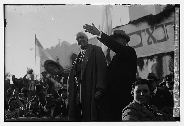 The Mayor of Tel Aviv showing the city to Lord Arthur Balfour, April 1925. (Library of Congress)