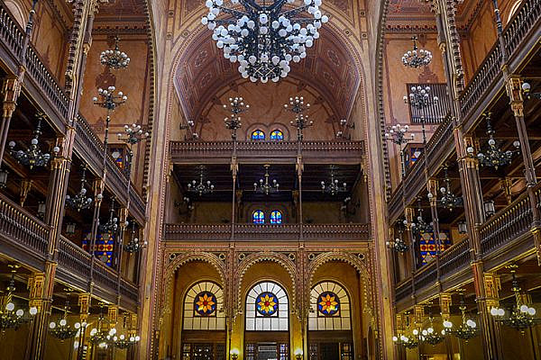 A view of the Dohány Street Synagogue, also known as The Great Synagogue, in Budapest, Hungary. (Yossi Zeliger/Flash90)