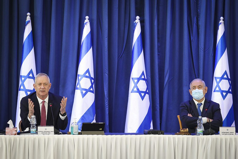 Israeli prime minister Benjamin Netanyahu and Alternate Prime Minister and Defense Minister Benny Gantz at the weekly cabinet meeting, at the Foreign Affairs Ministry in Jerusalem on June 21, 2020. (Marc Israel Sellem/POOL)