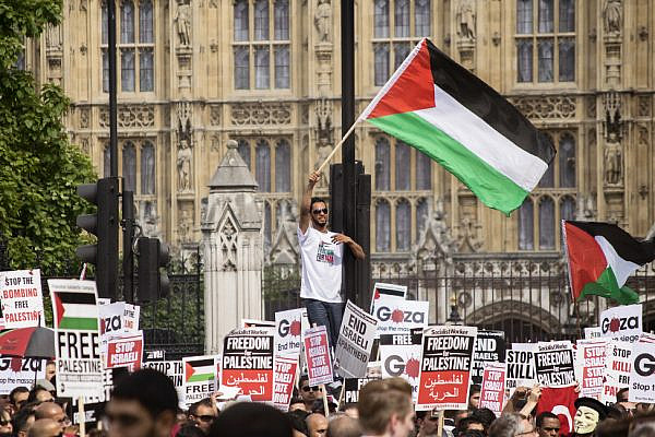 Protest against Israel's war on Gaza in Parliament Square, London, July 26, 2014. (Tim Snell/Flickr)