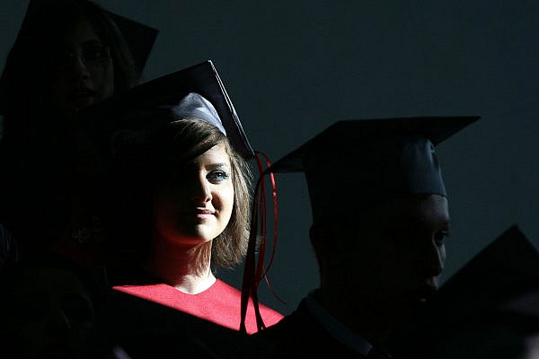 Palestinian students during a graduation ceremony in Ramallah, the West Bank, May 29, 2011. (Issam Rimawi/Flash90)