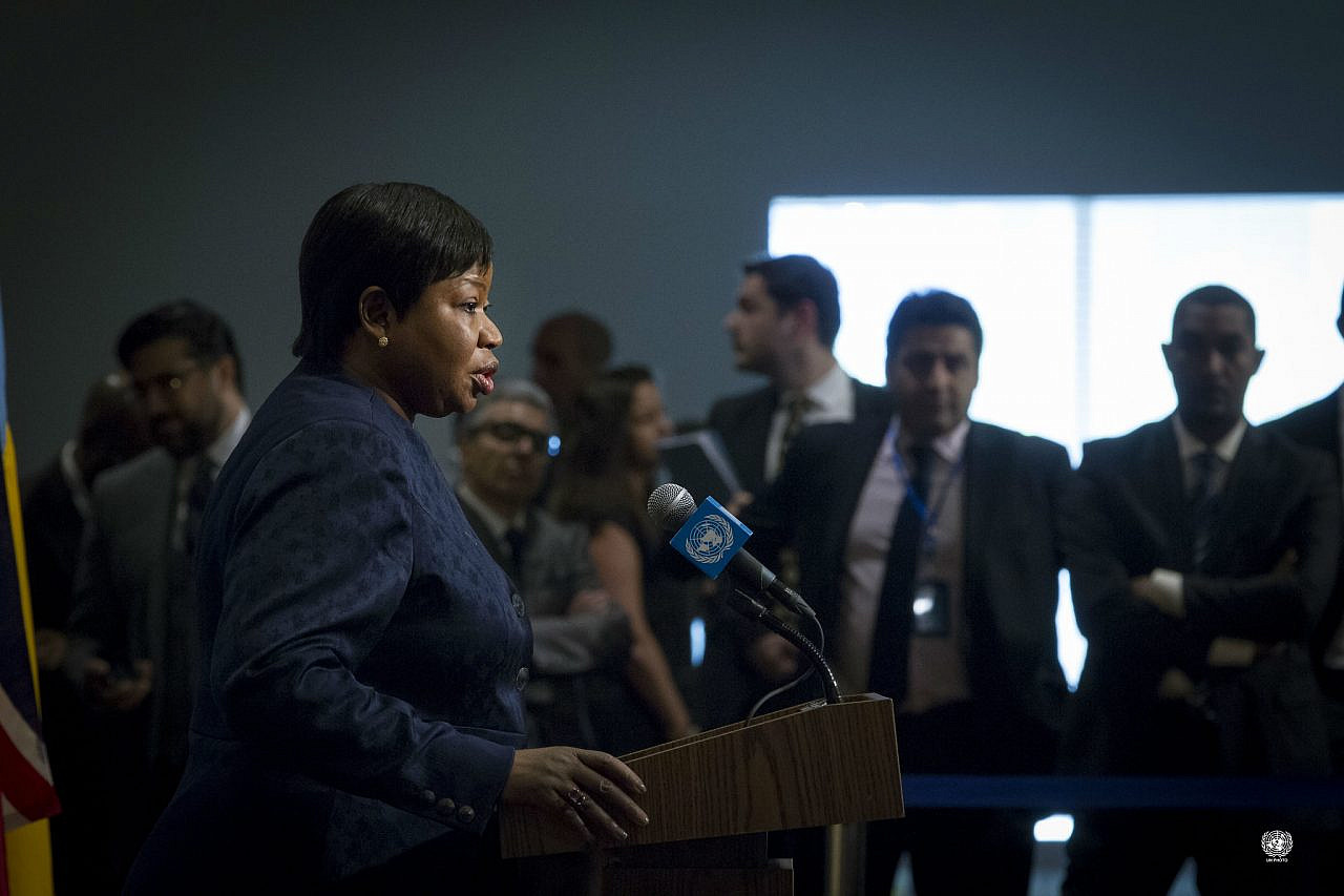 Fatou Bensouda, Prosecutor of the International Criminal Court (ICC), speaks to journalists after briefing the Security Council at its meeting on the situation in Libya. May 26, 2016. (UN Photo/Loey Felipe)
