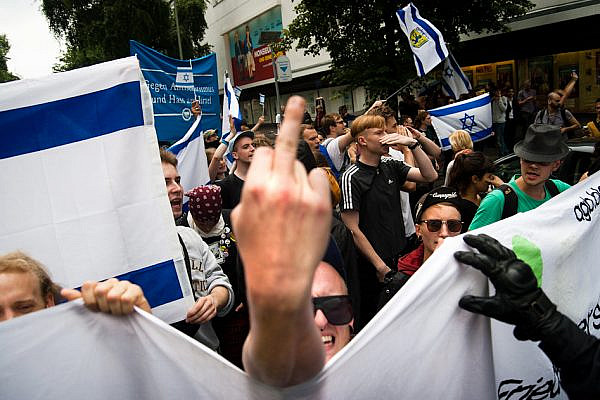 Antideutsch activists confront the Al Quds Day Demo in Berlin, July 25, 2014. (Montecruz Foto/CC BY-SA 2.0)
