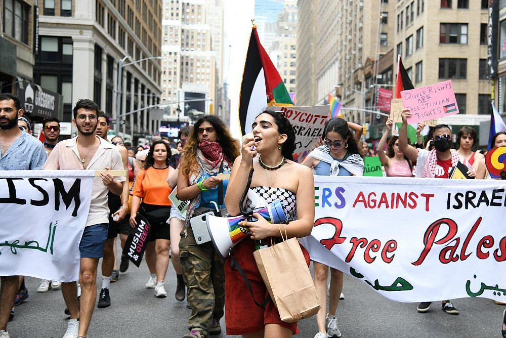 Palestinian-led contingent in the New York Pride Parade, June 27, 2021. (Gili Getz)