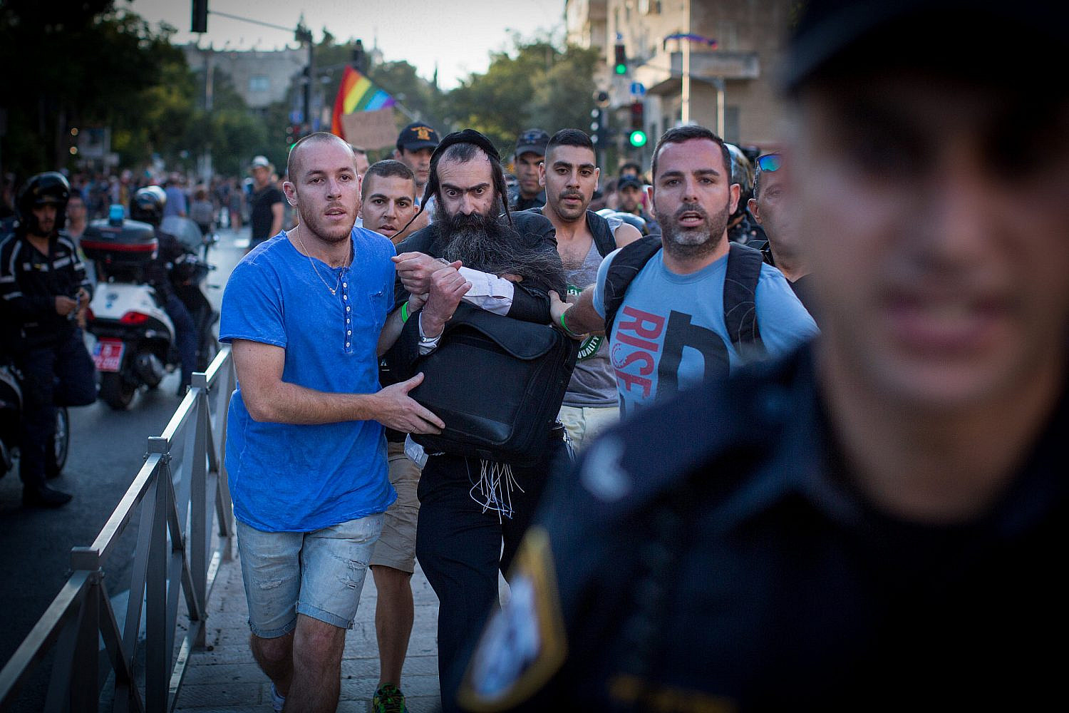 Israeli police arrest Yishai Schlissel, suspected of stabbing six people at the annual Jerusalem pride parade. Schlissel had just been released from a 10 year jail term for stabbing three people at gay pride parade in 2005. July 30, 2015. (Flash90)