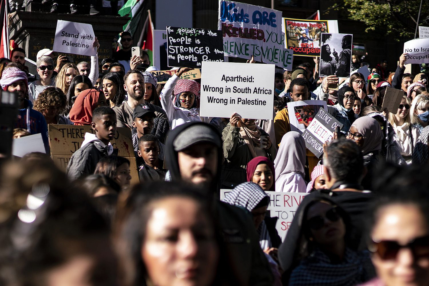 Supporters of Palestine and Palestinian justice in the streets of Melbourne, Australia (20,000 to 25,000 people) for the second rally in two weeks, May 22, 2021. (Matt Hrkac/CC BY 2.0)