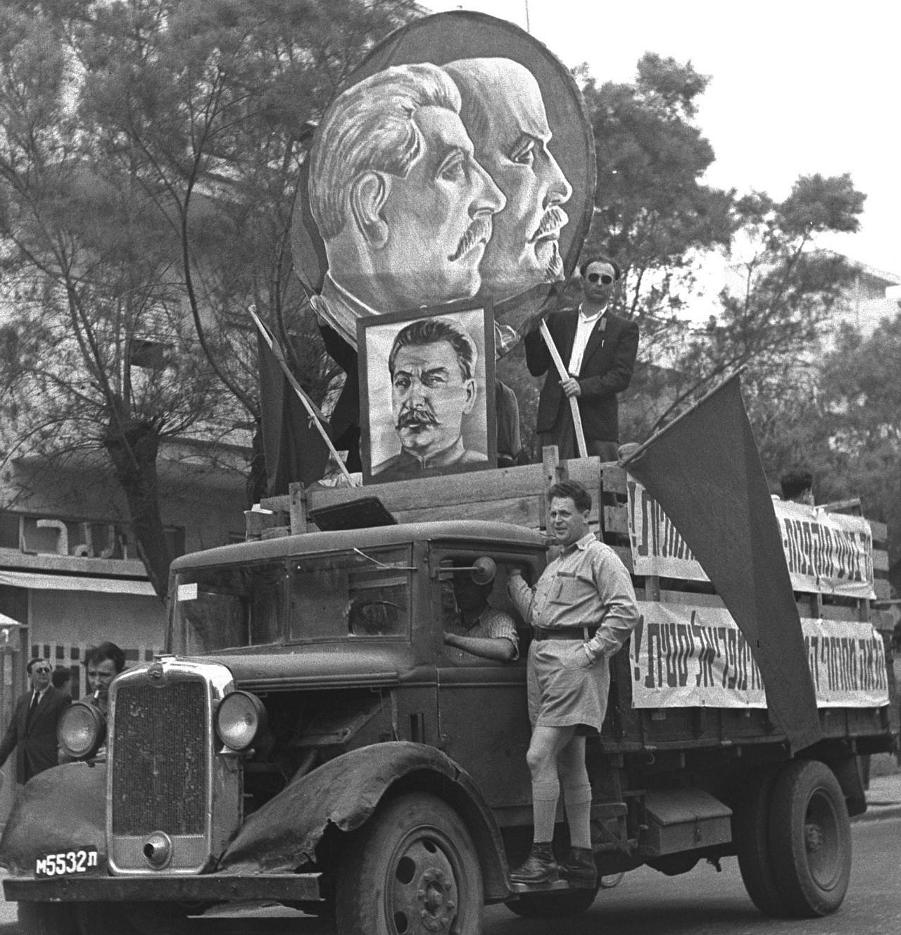 A truck carrying images of Vladimir Lenin and Joseph Stalin during the May Day Parade in Tel Aviv, May 1, 1949. (Hans Pin/GPO)