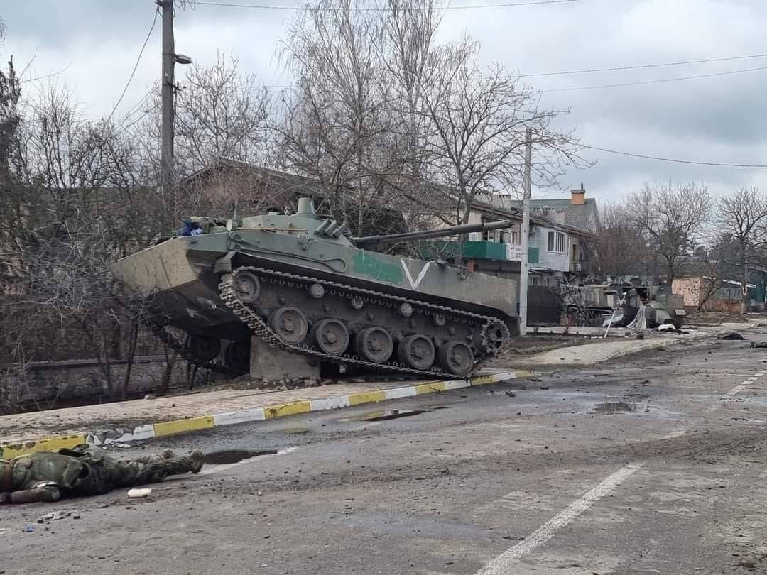 BMD-4M of the Russian Federation stuck in the Battle of Hostomel, March 4, 2022. (Chief Directorate of Intelligence of the Ministry of Defence of Ukraine / CC-BY-4.0)