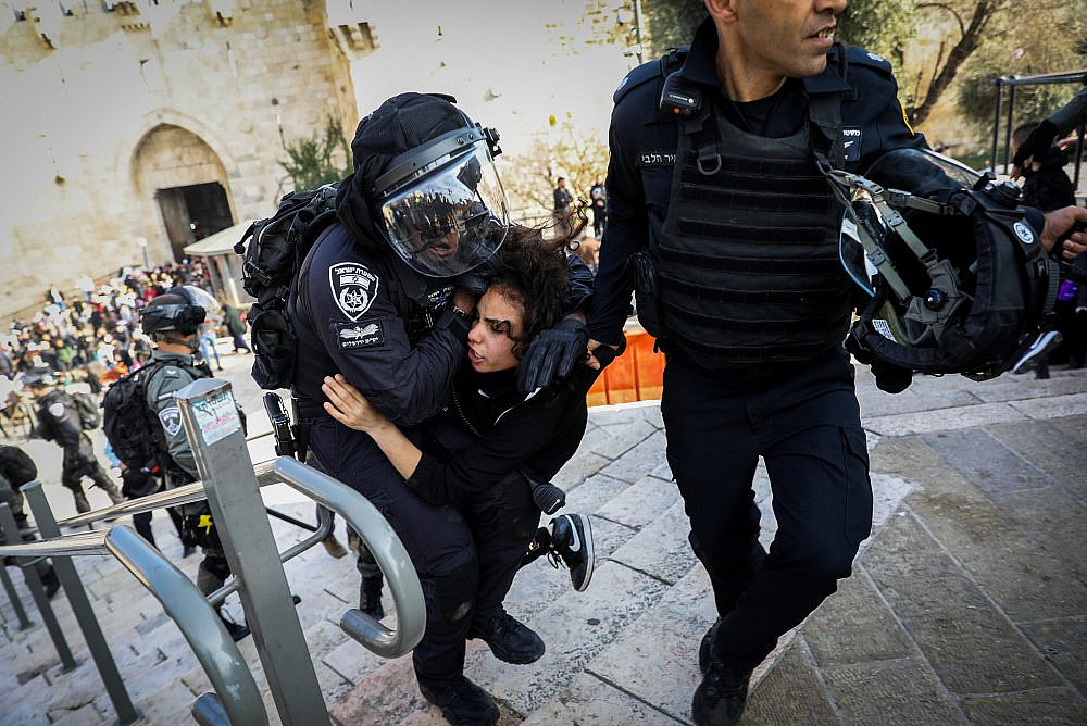 Israeli police detain a Palestinian during a protest at Damascus Gate, Old City of Jerusalem, February 28, 2022. (Flash90)
