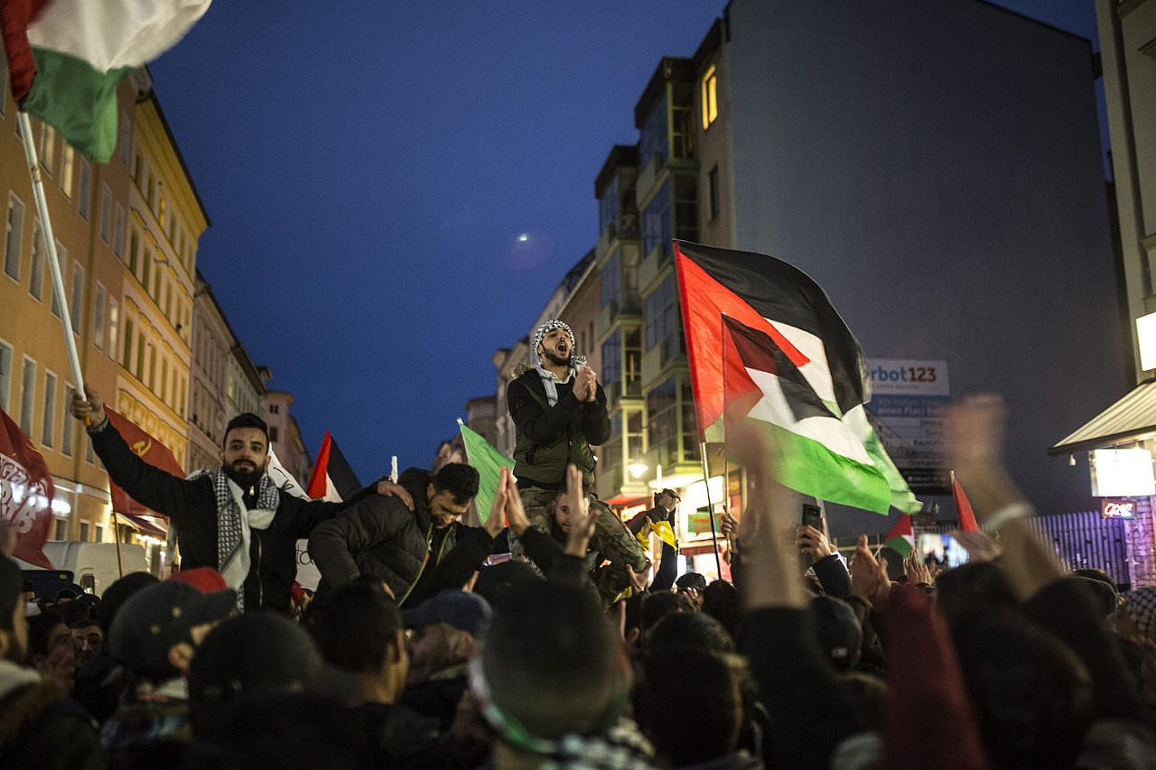 Palestinians and supporters demonstrate against President Trump's decision to recognize Jerusalem as the capital of Israel, Berlin, Germany, December 10, 2017. (Anne Paq/Activestills.org)