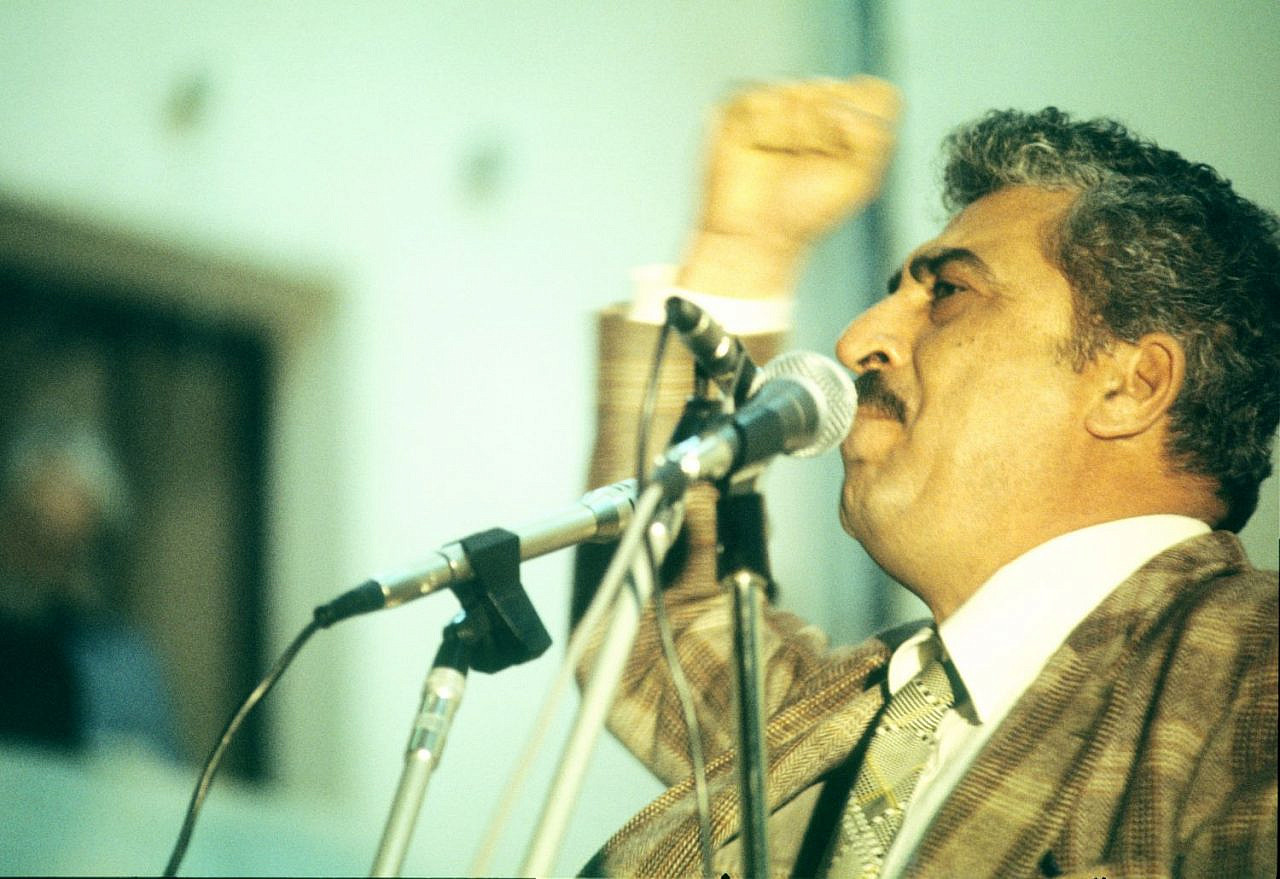 Palestinian author and politician Tawfiq Ziad speaks at a rally on Land Day, March 30, 1979. (Beni Birk / Photographer: Israel Press and Photo Agency (I.P.P.A.) / Dan Hadani collection, National Library of Israel / CC BY 4.0)