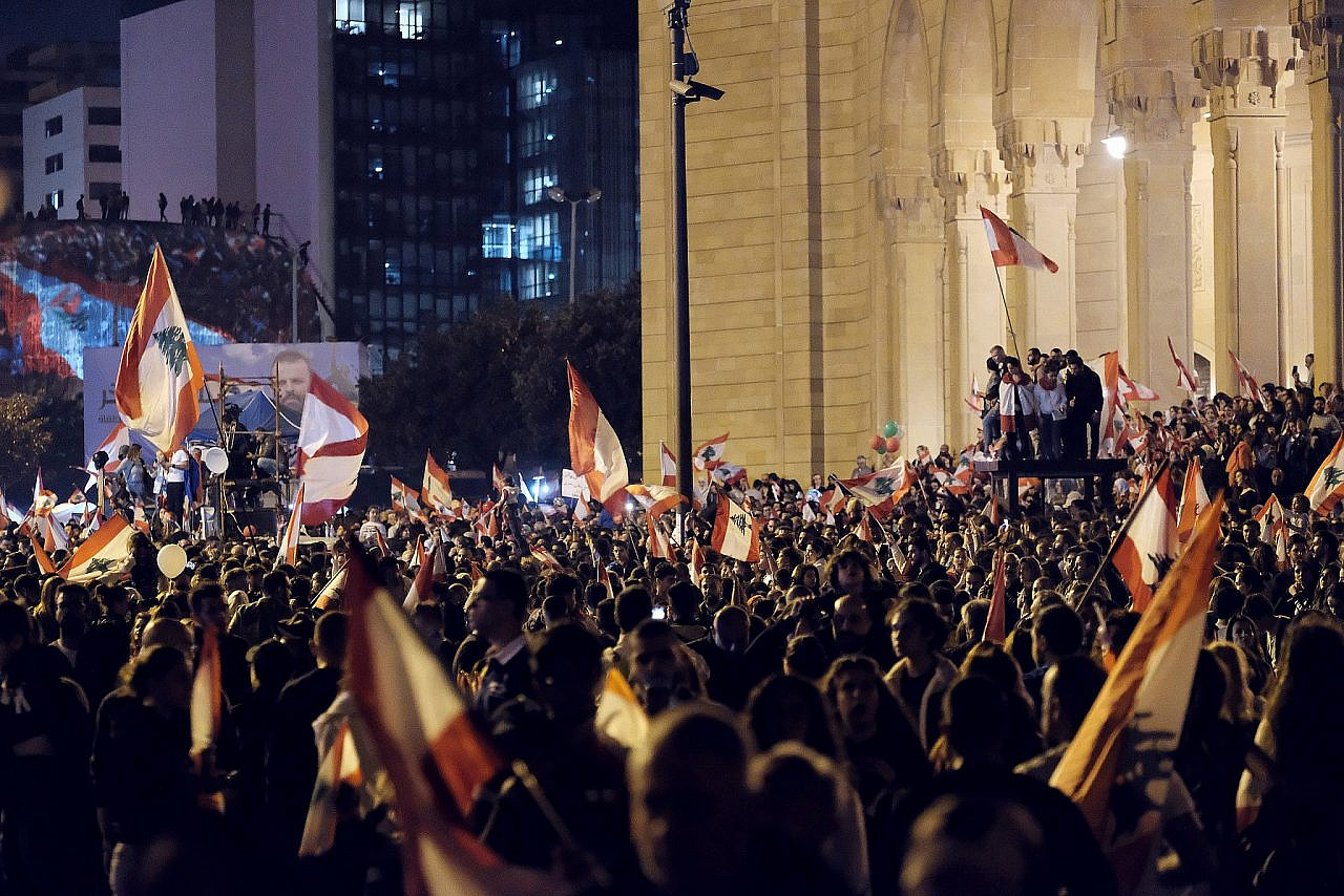 Protests in the evening of Lebanon's 76th Independence Day celebration in Martyr's Square, Beirut, November 22, 2019. (Nadim Kobeissi/CC BY-SA 4.0)