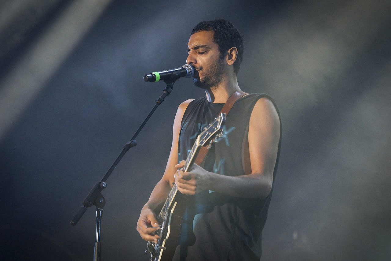 Dudu Tassa performing in Tel Aviv, October 7, 2014. (Flash90)