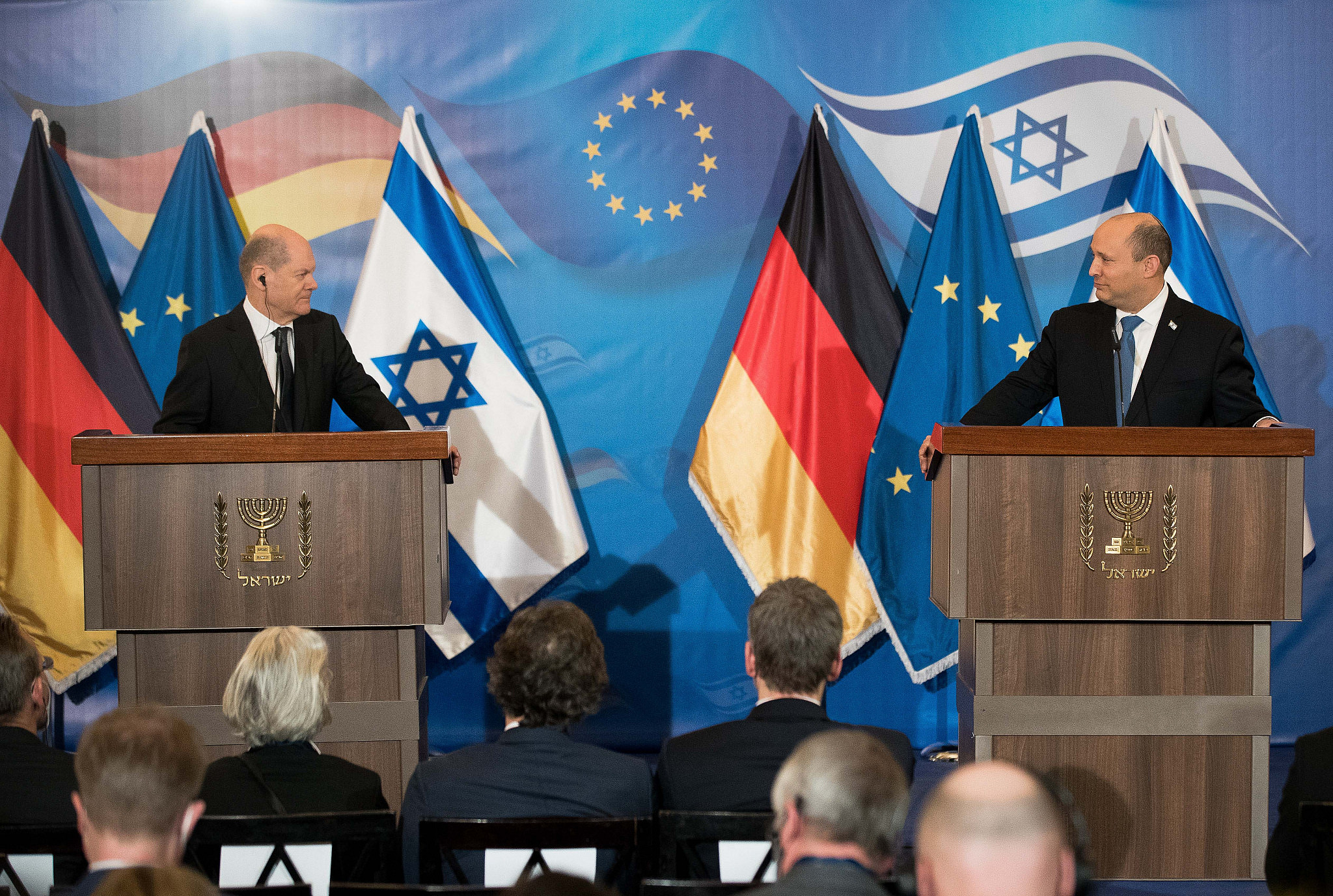 Israeli Prime Minister Naftali Bennett and German Chancellor Olaf Scholz hold a joint press conference in Jerusalem, March 2, 2022. (Ohad Zwigenberg/POOL)