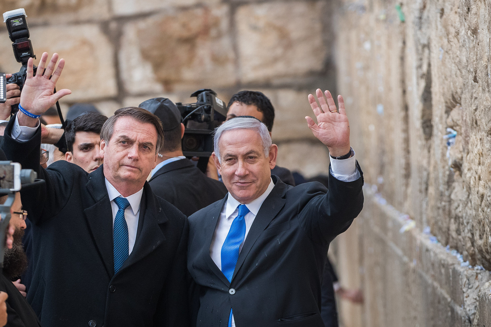 Brazilian president Jair Bolsonaro and Israeli Prime Minister Benjamin Netanyahu during a visit at the Western Wall, Judaism's holiest site, in Jerusalem's Old City, April 1, 2019. (Yonatan Sindel/Flash90)