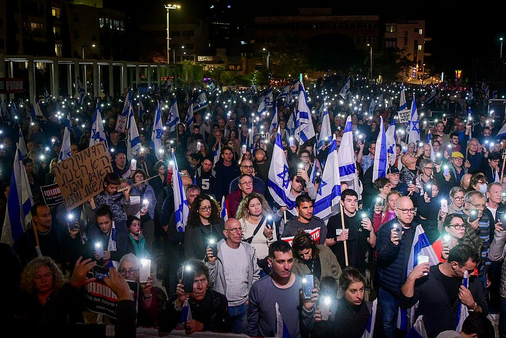 Israelis protest against the proposed changes to the legal system, at Habima Square, Tel Aviv, January 28, 2023. (Avshalom Sassoni/Flash90)