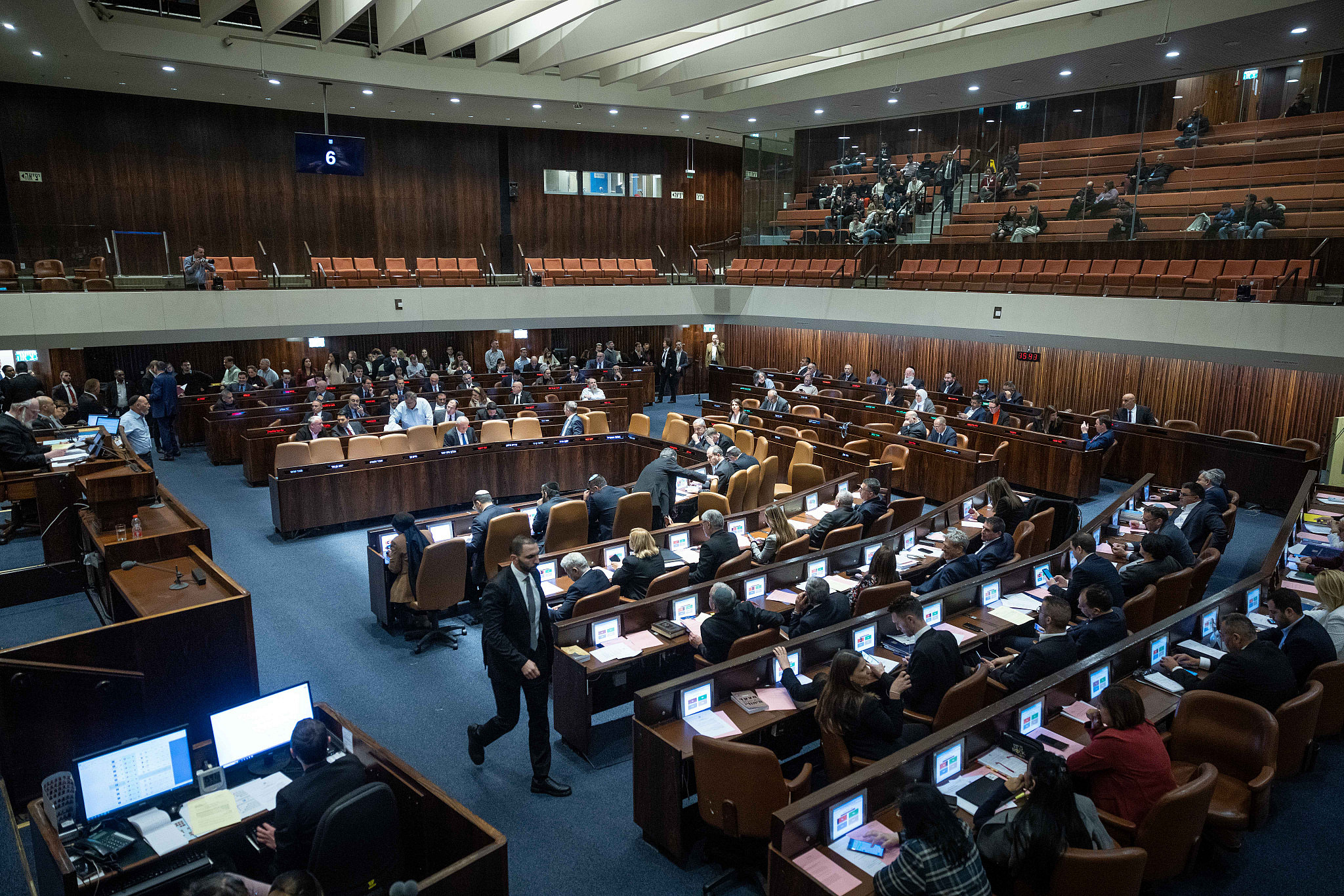 A vote in the assembly hall of the Knesset in Jerusalem, February 15, 2023. (Yonatan Sindel/Flash90)
