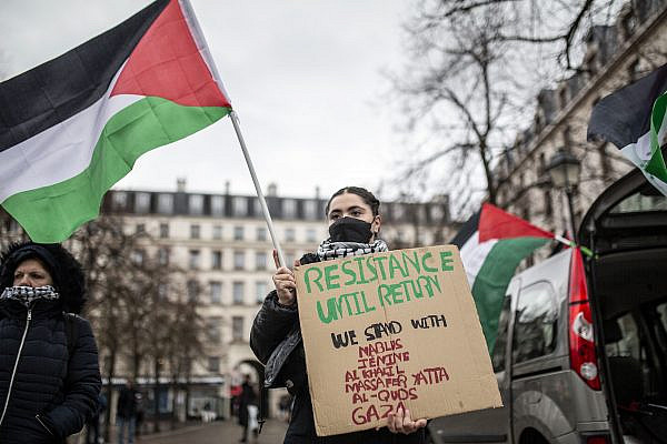 Activists demonstrate in support of Palestinian resistance, and against collective punishment imposed Israel and the visit of Israeli Prime Minister Netanyahu, Paris, France February 3, 2023. (Anne Paq)