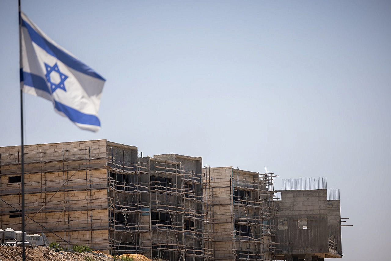 A construction site for new housing in the Jewish settlement of Shiloh, in the occupied West Bank, June 21, 2023. (Yonatan Sindel/Flash90)