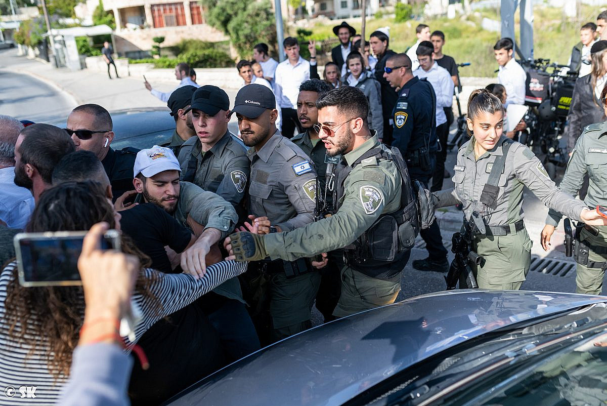 Police arrest Gil Hammerschlag at a protest in Sheikh Jarrah, occupied East Jerusalem, April 2, 2023. (Shai Kendler/Megaphone News)