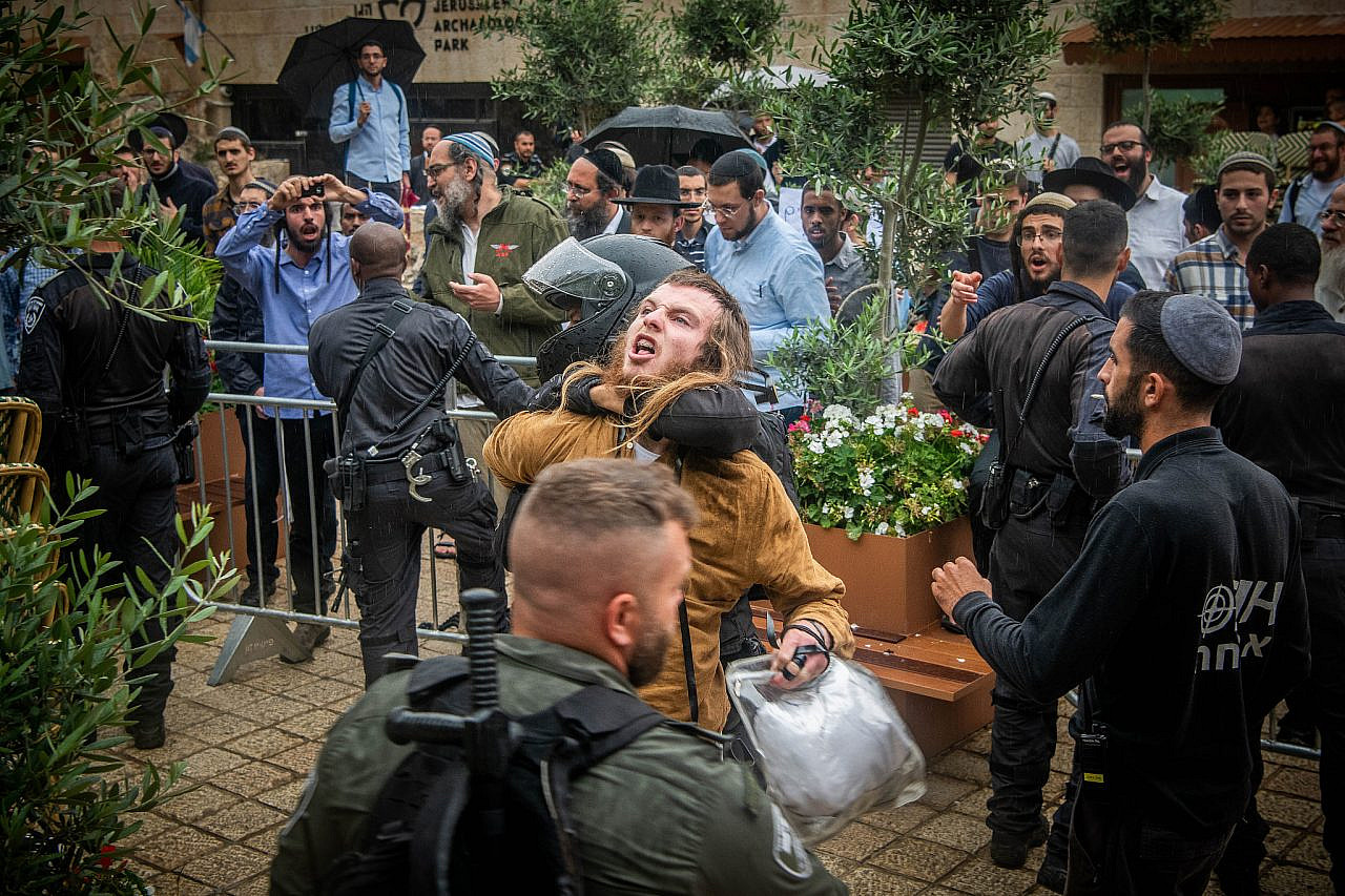 Jews clash with police during a protest against a conference of Christians outside the Davidson Center in Jerusalem's Old City, May 28, 2023. (Arie Leib Abrams/Flash90)