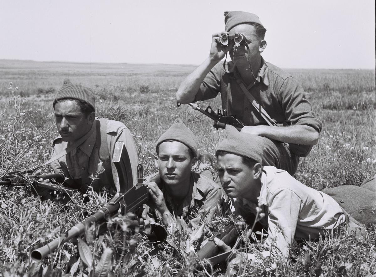 Members of the Haganah training in the Jezreel Valley. (Zoltan Kluger/GPO) 