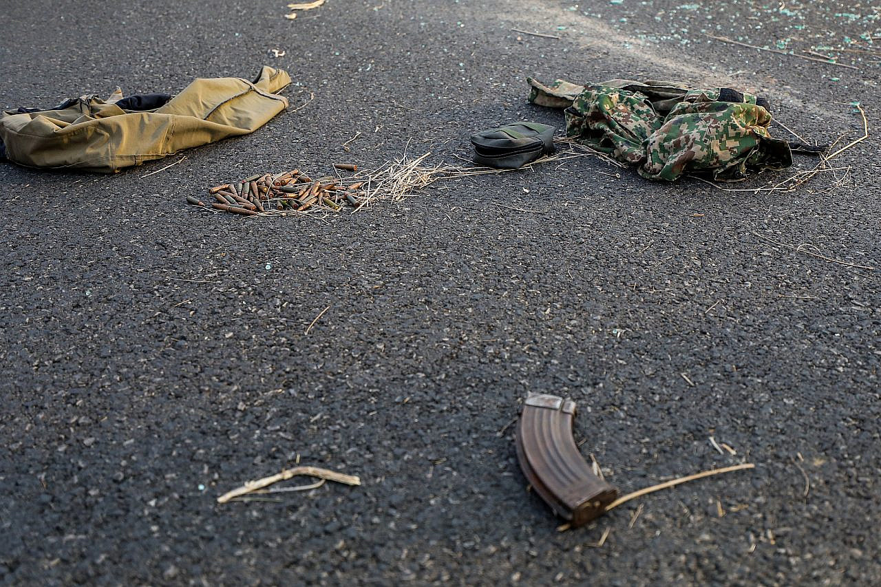 The scene where Israelis were killed by Hamas militants on a main road near the southern Israeli city of Sderot, October 7, 2023. (Jamal Awad/Flash90)