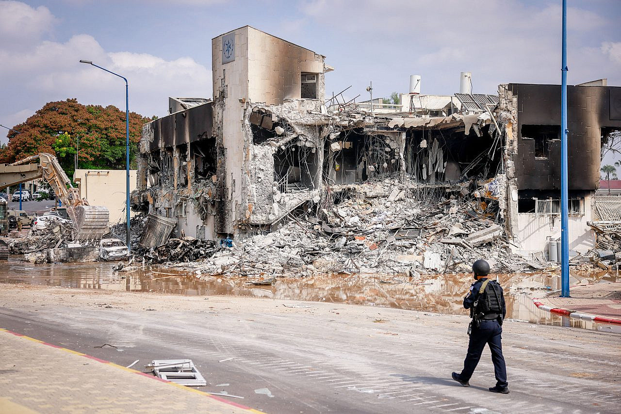 The aftermath of fierce clashes between Israeli forces and Hamas fighters inside the Sderot police station, October 8, 2023. (Chaim Goldberg/Flash90)