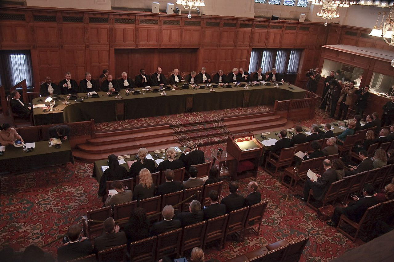 The judging panel at the International Court of Justice for a hearing to issue an advisory opinion on whether the Kosovan unilateral declaration of independence was in accordance with international law, The Hague, December 10, 2009. (Lybil Ber/CC BY-SA 4.0)