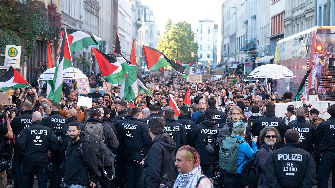 A pro-Palestine demonstration in the Kreuzberg area of Berlin, October 28, 2023. 