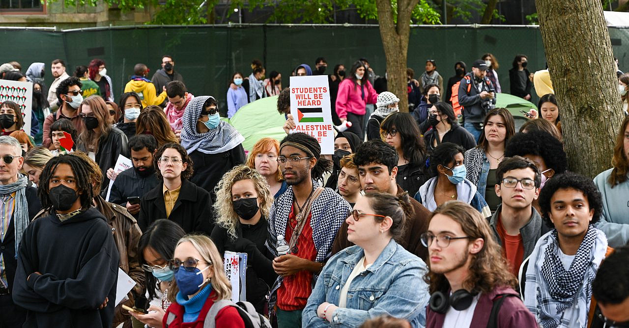 Hundreds of Temple, Drexel and UPenn students protest at UPenn's campus, where professors walked out of classes. Students also set up tents in solidarity with the Columbia University student encampment, April 25, 2024. (Joe Piette/CC BY-NC 2.0 DEED)