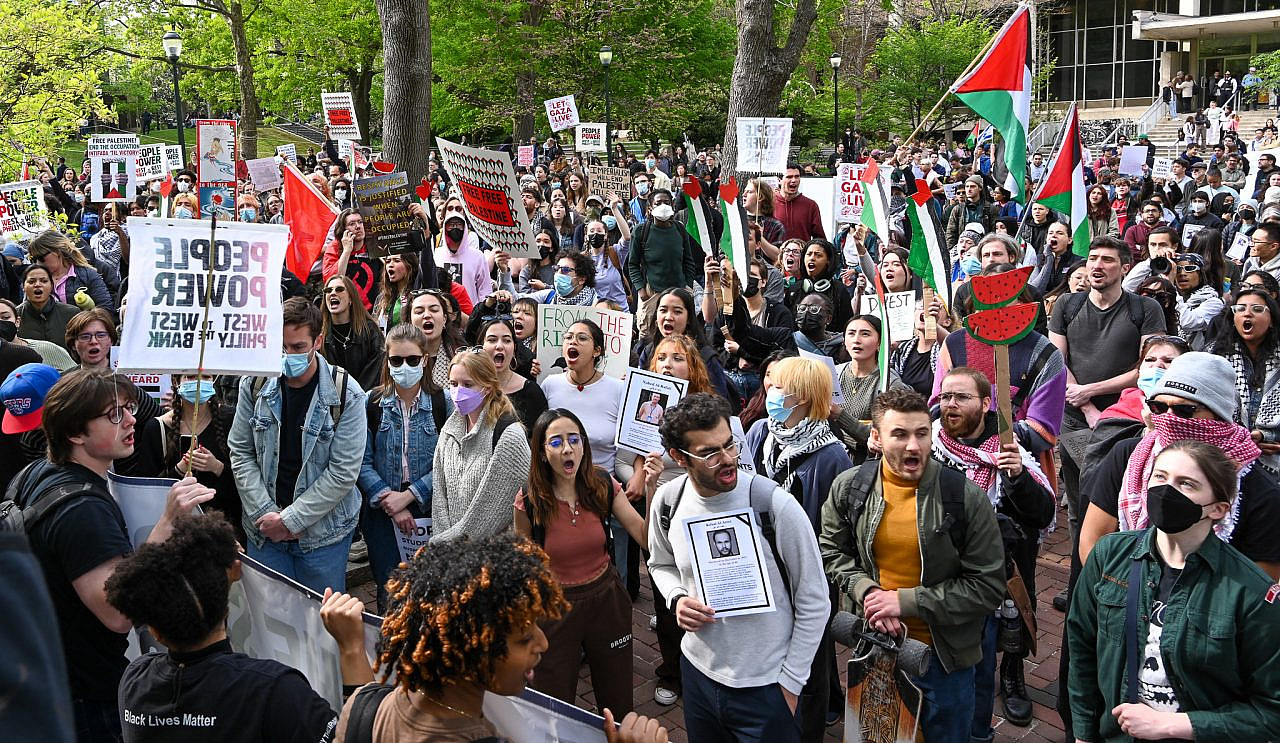 Hundreds of Temple, Drexel and UPenn students protest at UPenn's campus, where professors walked out of classes. Students also set up tents in solidarity with the Columbia University student encampment, April 25, 2024. (Joe Piette/CC BY-NC 2.0 DEED)