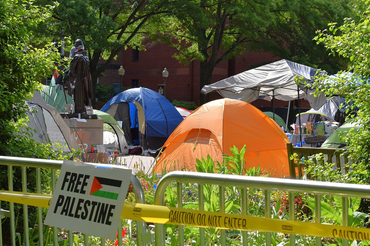 A protest encampment for Gaza and Palestine at George Washington University, April 26, 2024. (Allison Fletcher Acosta/CC BY-NC 2.0 DEED)