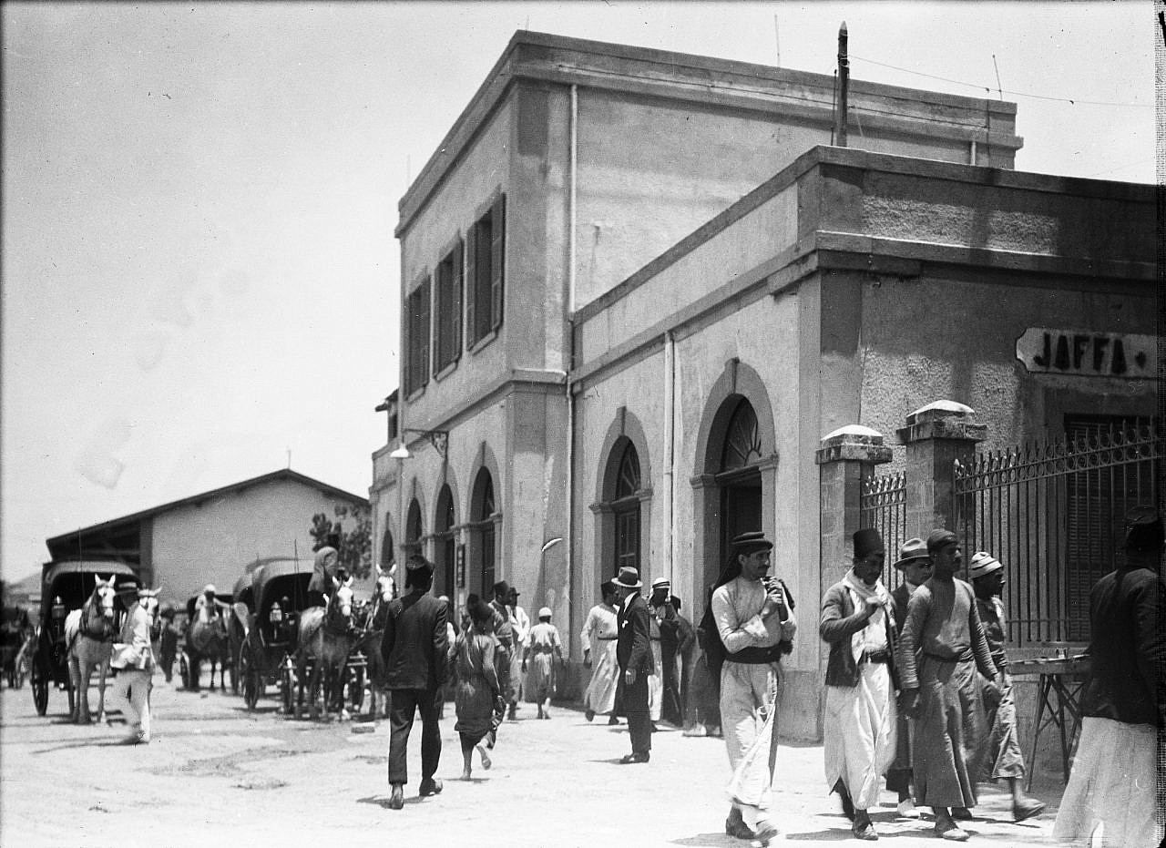 Entrance to Jaffa train station, early 1920s (Frank Scholten/Wikimedia Commons)