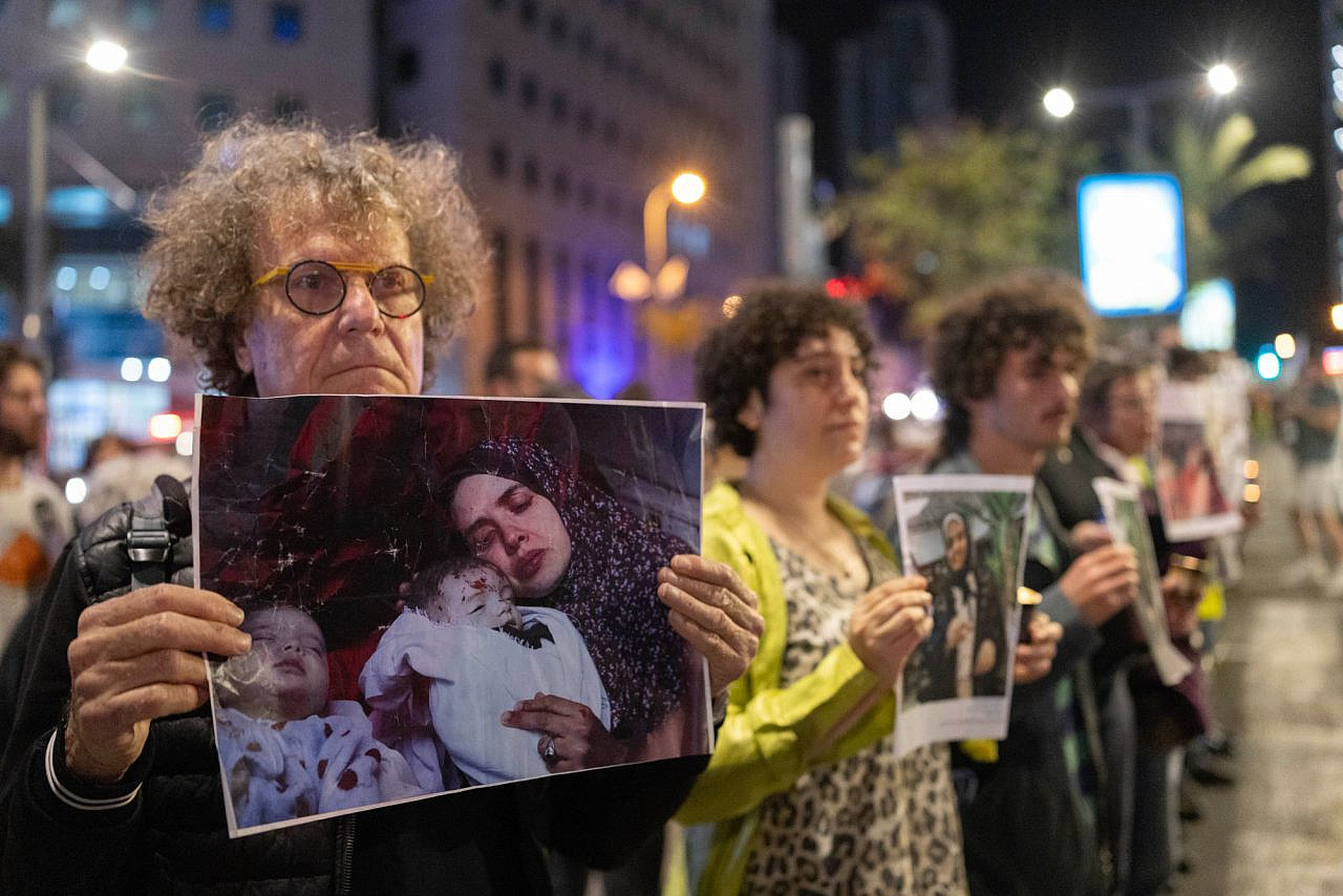 A silent vigil for slain Gazan children, in Tel Aviv, April 26, 2025. (Oren Ziv)