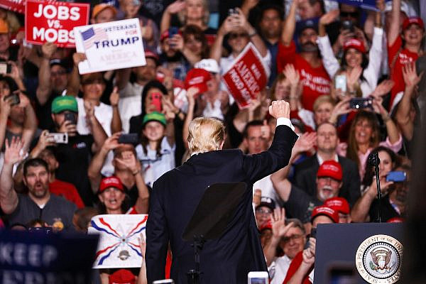 Donald Trump at a campaign rally in Mesa, Arizona, October 19, 2018. (Charlotte Cuthbertson/The Epoch Times)