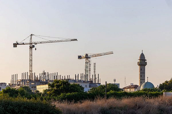 Construction in the city of Lod, central Israel, July 13, 2024. (Yossi Aloni/Flash90)