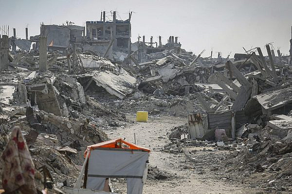 A yellow concrete block placed by the Israeli army is seen east of Jabalia refugee camp in the northern Gaza Strip, November 2, 2025. (Fathi Ibrahim/Flash90)