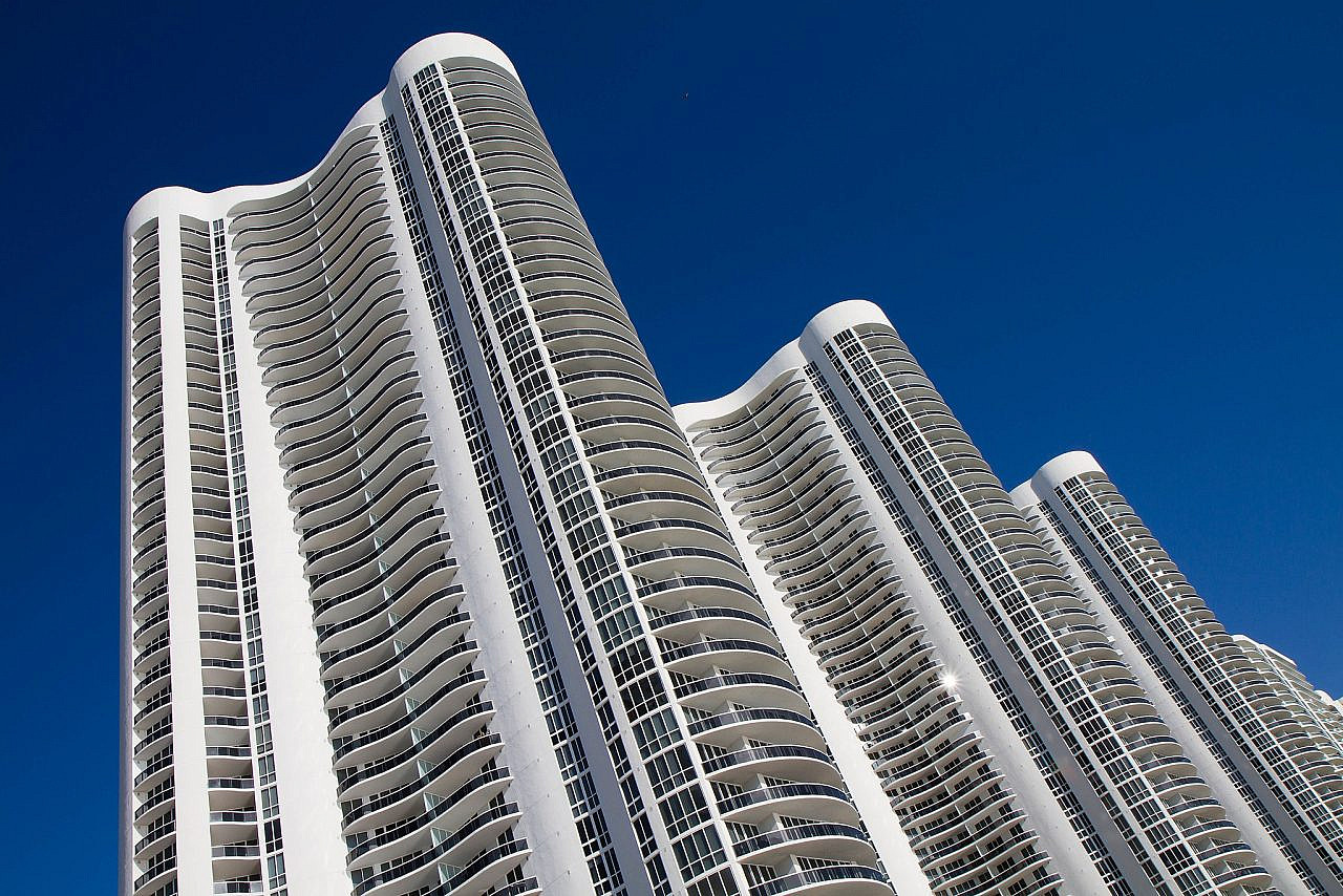 Trump Towers by Dezer Development in Sunny Isles, Miami, March 25, 2012. (Edward Dulmulder/CC BY 2.0)