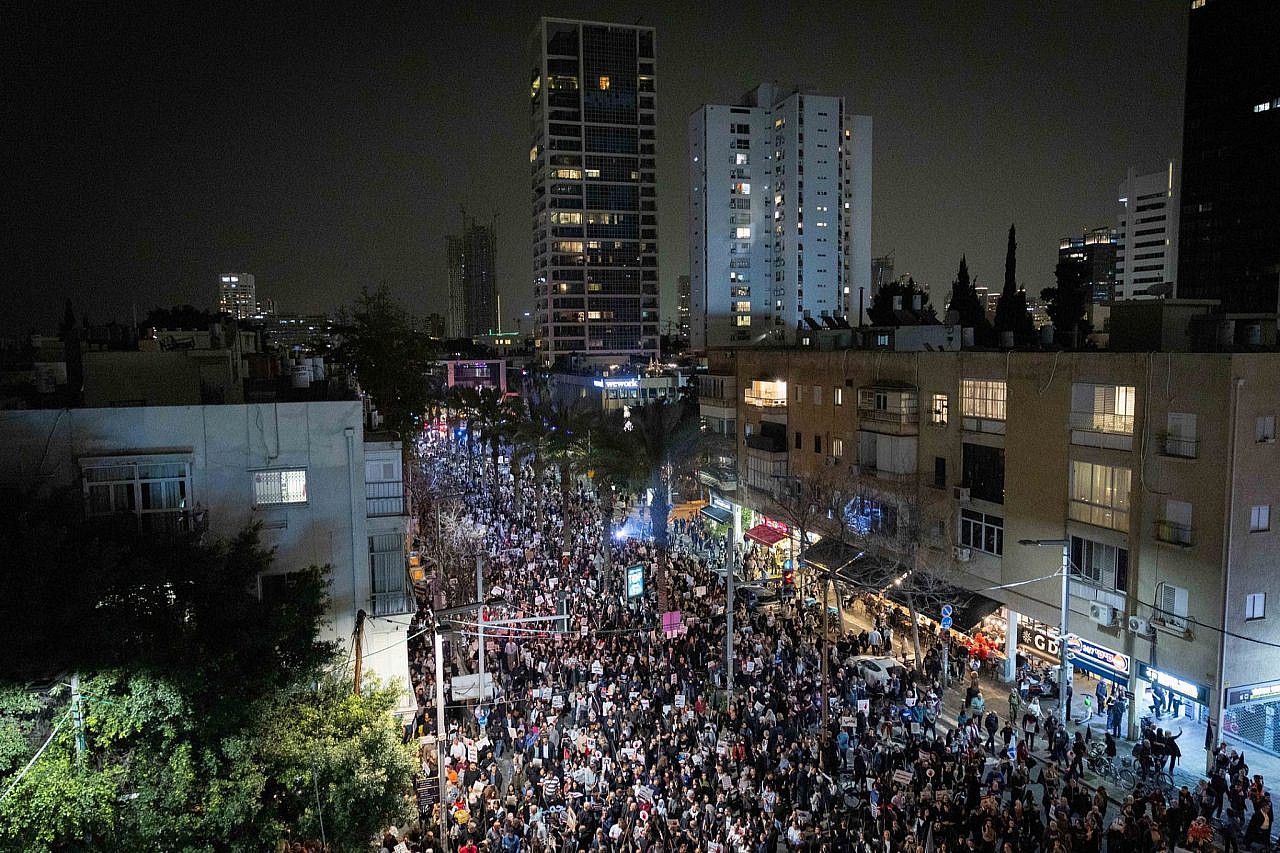 Tens of thousands of Israelis attend a protest against rising violent crime in Palestinian society, in Tel Aviv, January 31, 2026. (Yonatan Sindel/Flash90)