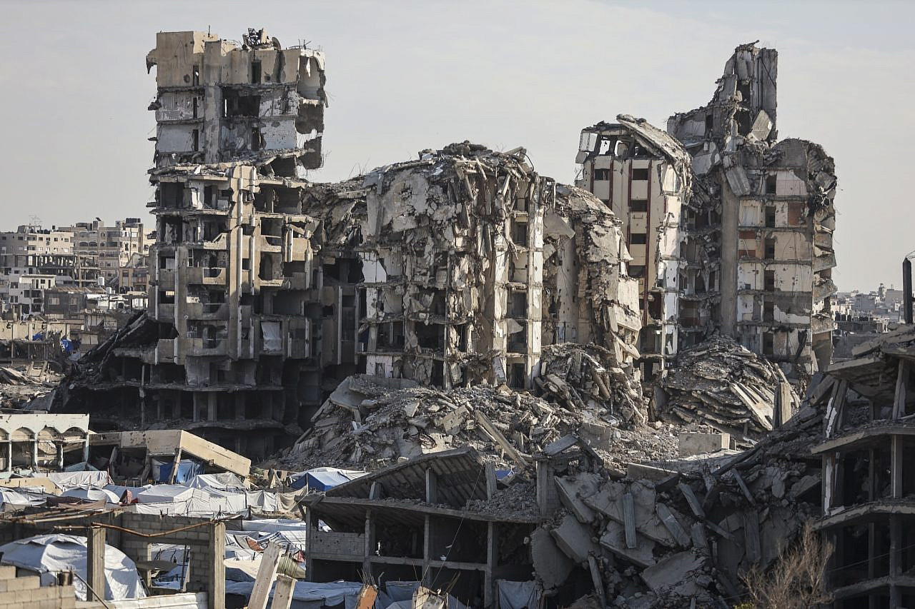 Destroyed buildings near a displacement camp, west of Gaza City, March 26 2026. (Yousef Zaanoun/Activestills)