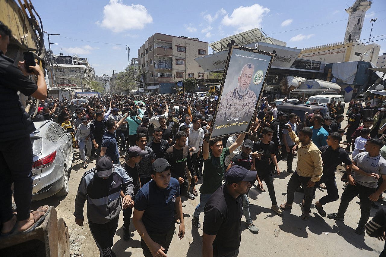 A massive joint funeral procession was held for Izz al-Din al-Haddad, his wife, and their daughter, who were all killed in an Israeli air strike the night before, Gaza City, Gaza Strip, May 16, 2026. (Yousef Zaanoun/ActiveStills)