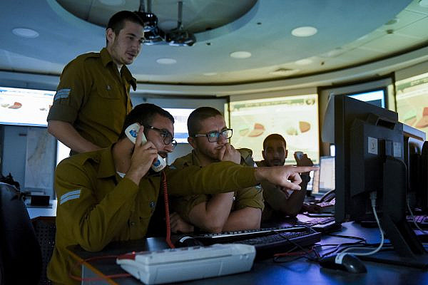 Israeli soldiers inside a military office. (IDF ICT and Cyber Defense Directorate)